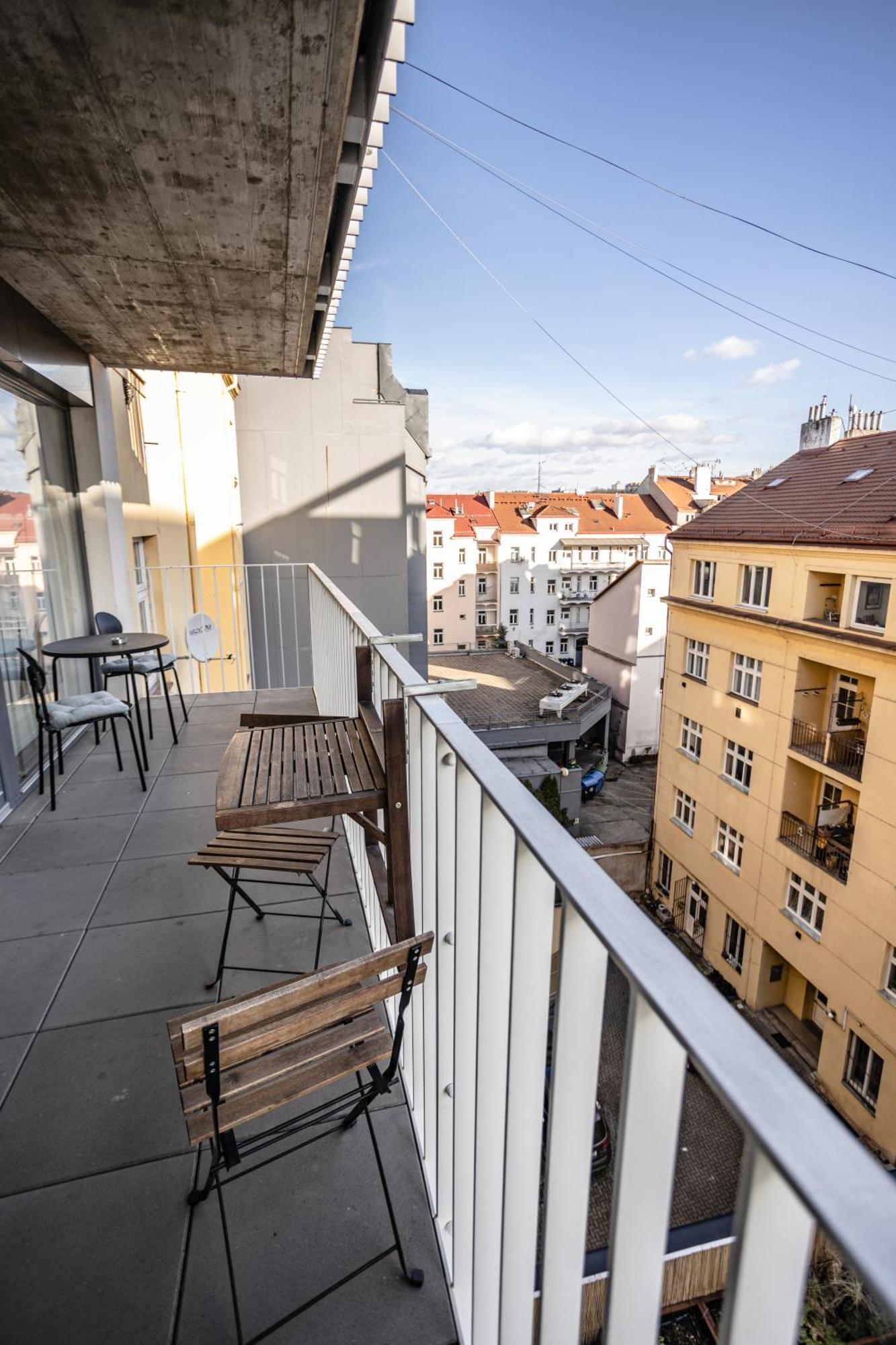 Spacious Terrace Apartment With Free Private Parking 布拉格 外观 照片