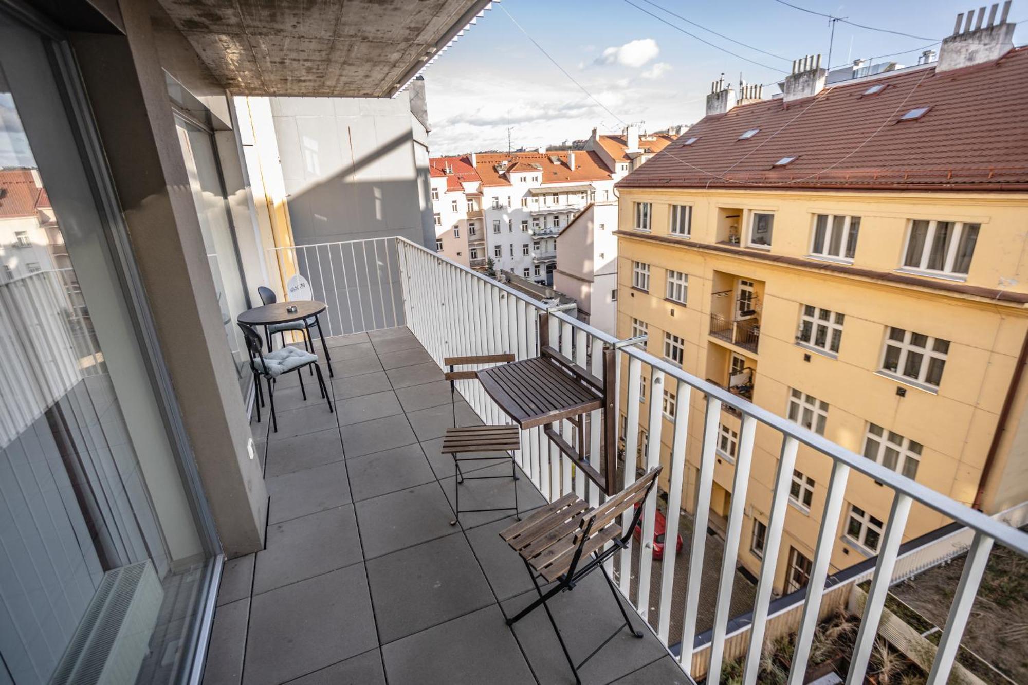 Spacious Terrace Apartment With Free Private Parking 布拉格 外观 照片